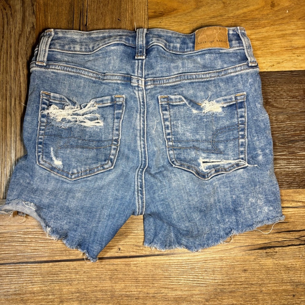 American Eagle Distressed Floral pocket Denim Shorts Light Wash Size 0 Stretch - Picture 2 of 8